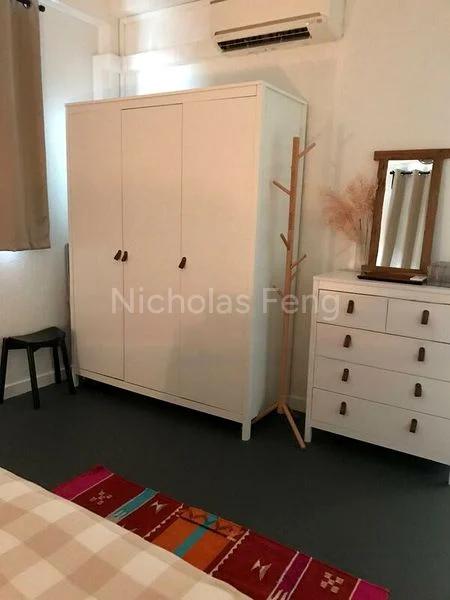 3 Bed Apartment (Condo) for Sale in  Sennett Estate - Image 6